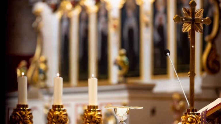 Liturgical vs. Non-Liturgical Worship: Understanding the Differences